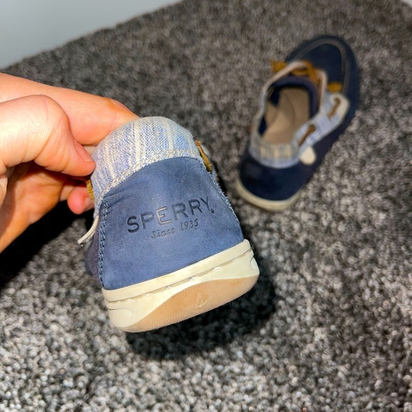 Sperry Shoes. Used but rlly good condition - Picture 3 of 3